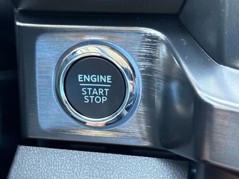 New 2026 Ford F250 Lariat w/ Black Appearance Package image 25