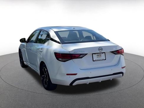 Used 2025 Nissan Sentra SV FWD image 11
