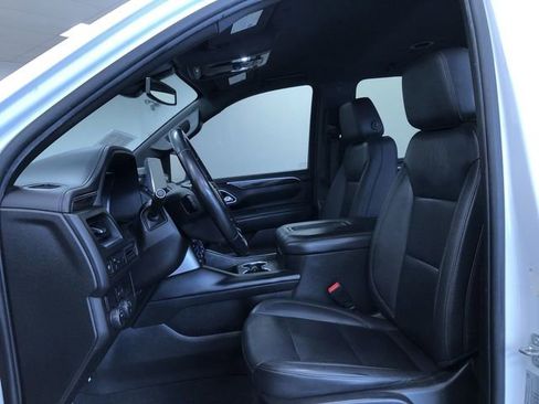 Used 2022 Chevrolet Suburban LT RWD image 13