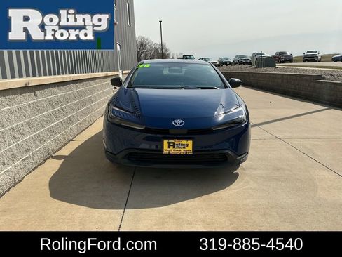 Used 2024 Toyota Prius LE image 4