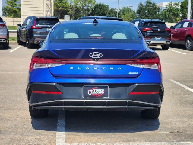 Used 2025 Hyundai Elantra Limited FWD image 6