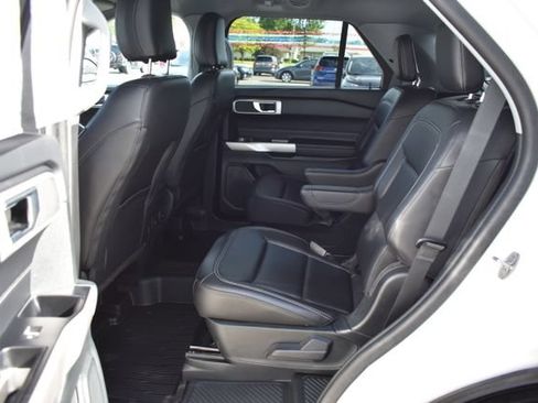 Used 2023 Ford Explorer XLT w/ Equipment Group 202A AWD/4WD image 34