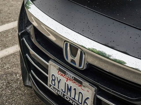 Used 2021 Honda Accord Touring image 9