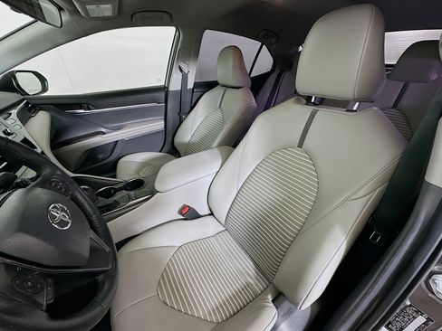 Used 2023 Toyota Camry SE image 13