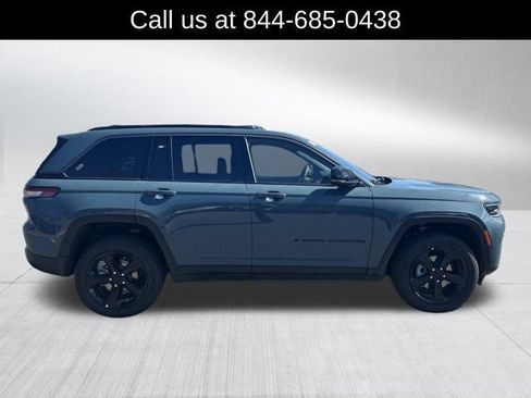 New 2026 Jeep Grand Cherokee Limited w/ Limited Altitude Package AWD/4WD image 4