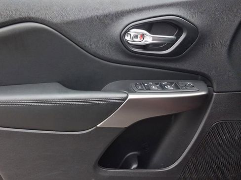 Used 2021 Jeep Cherokee Latitude Plus w/ Sun & Sound Group image 13