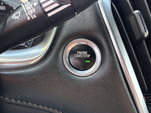 Used 2022 Chevrolet Traverse LT image 7