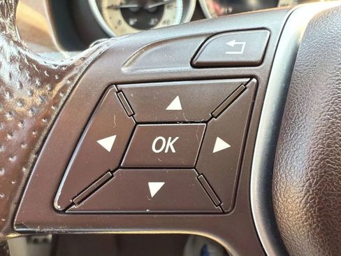 Used 2016 Mercedes-Benz E 350 4MATIC Sedan image 12