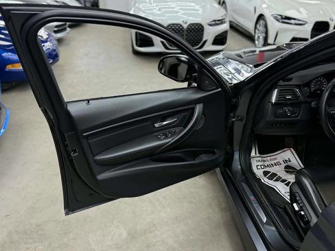 Used 2018 BMW M3 RWD image 17