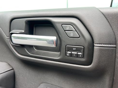 Used 2020 Chevrolet Silverado 1500 LTZ AWD/4WD image 13