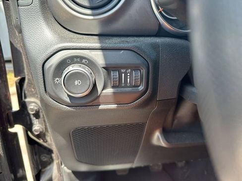 Used 2021 Jeep Wrangler Sport AWD/4WD image 10