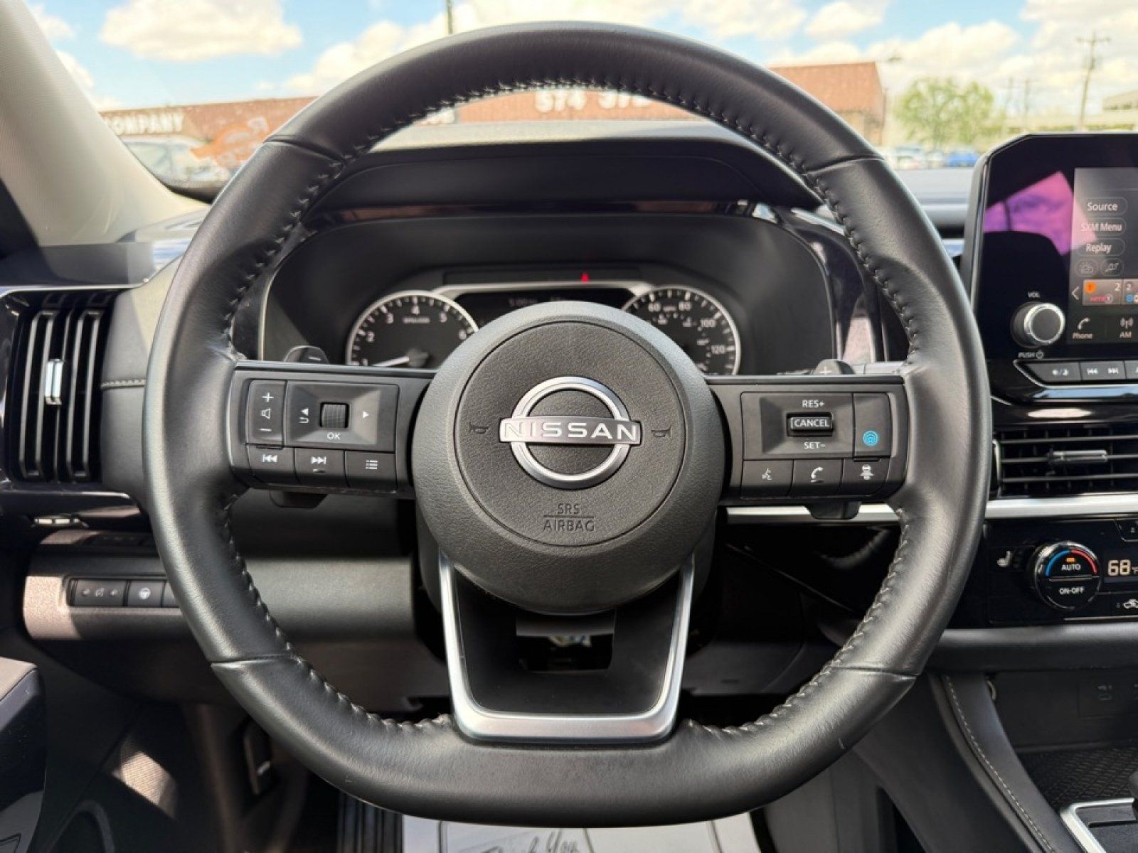 Used 2025 Nissan Pathfinder SV FWD image 27