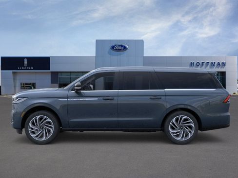 New 2026 Lincoln Navigator L Reserve AWD/4WD image 26