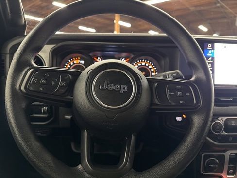Used 2025 Jeep Wrangler Sport image 11