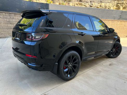 Used 2025 Land Rover Discovery Sport Dynamic SE image 3