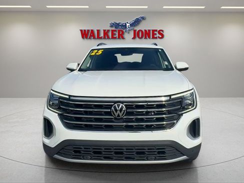 Used 2025 Volkswagen Atlas SE image 1