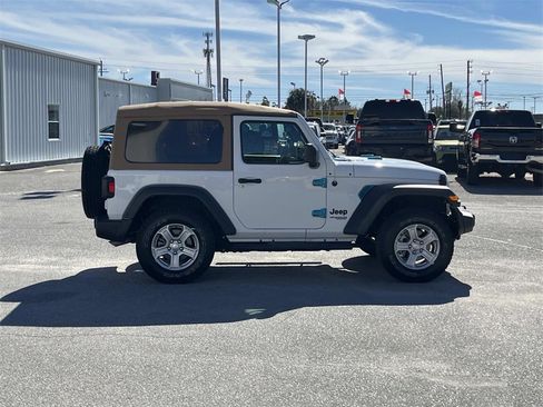 Used 2021 Jeep Wrangler Sport S image 6