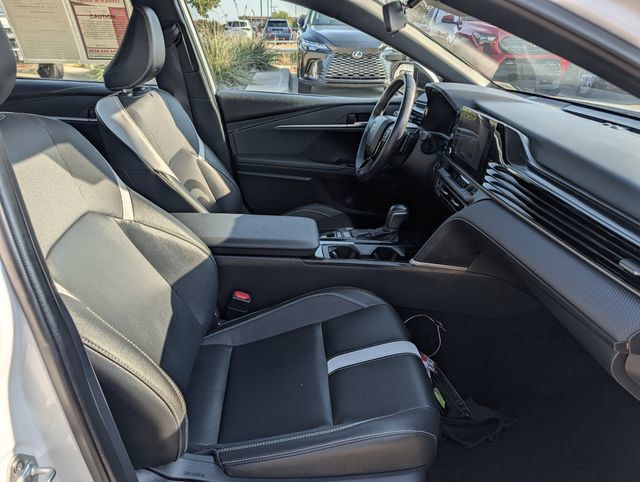 Used 2025 Toyota Camry SE FWD image 30