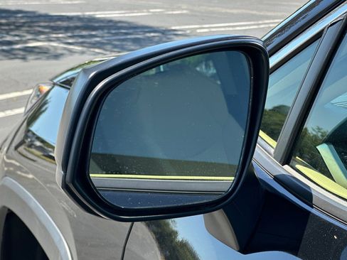 Used 2022 Toyota RAV4 LE AWD/4WD image 53