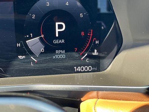 Used 2024 GMC Canyon AT4 w/ Technology Package image 20