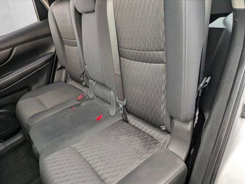 Used 2018 Nissan Rogue S image 17