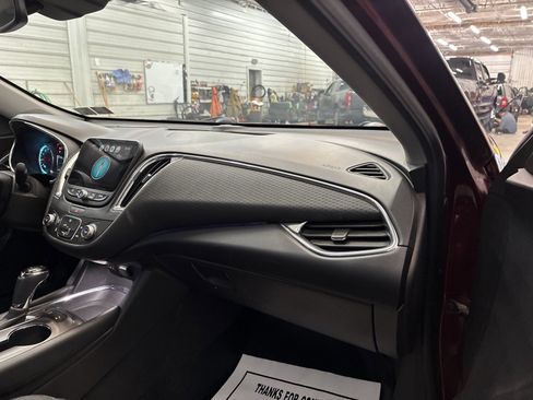 Used 2016 Chevrolet Malibu LT image 26