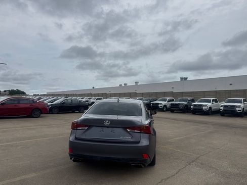 Used 2017 Lexus IS 200t w/ Premium Package RWD image 19