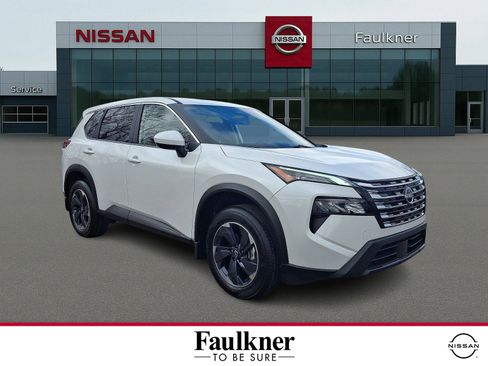 Certified 2025 Nissan Rogue SV image 1