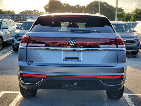 New 2026 Volkswagen Atlas Cross Sport SE image 4