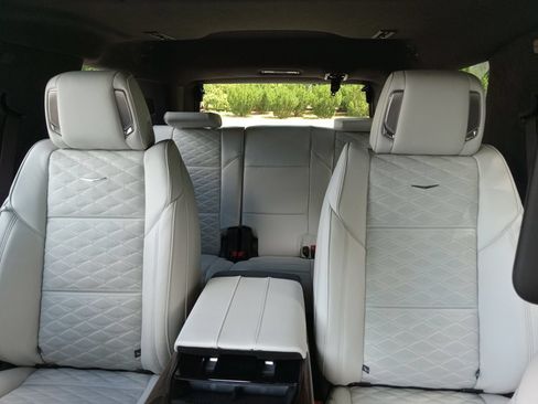 New 2026 Cadillac Escalade Platinum Sport AWD/4WD image 24