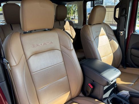 Used 2021 Jeep Wrangler Unlimited Sahara w/ Cold Weather Group image 17