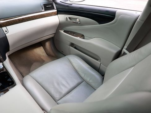 Used 2008 Lexus LS 460 image 22