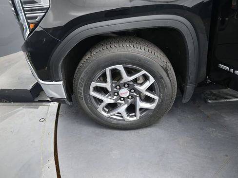 Used 2022 GMC Sierra 1500 SLT w/ SLT Convenience Package AWD/4WD image 17