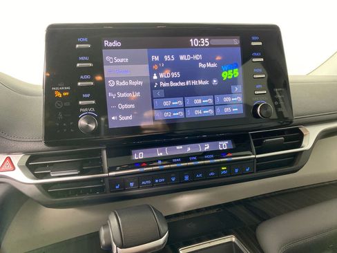 Certified 2024 Toyota Sienna Limited image 20