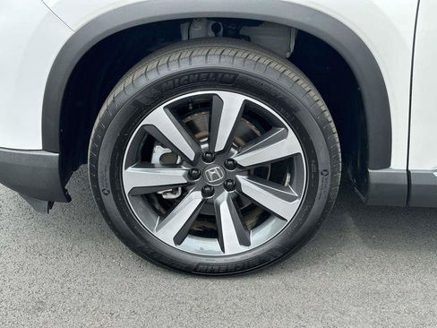 Certified 2025 Honda Pilot Touring image 30