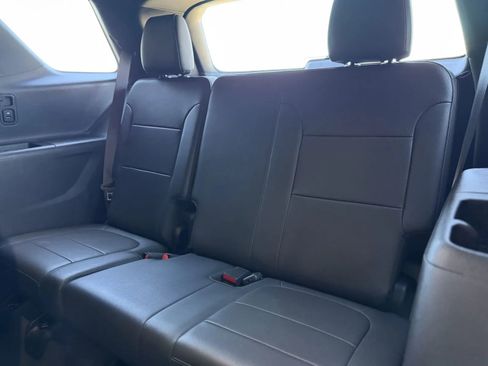 Used 2023 Chevrolet Traverse Premier w/ Redline Edition image 17