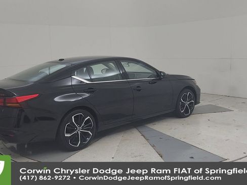 Used 2025 Nissan Altima 2.5 SR image 16