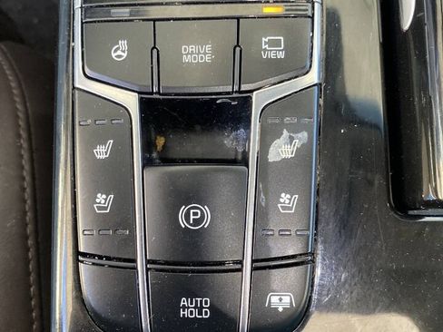 Used 2017 Kia Cadenza Limited FWD image 30
