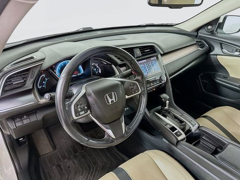 Used 2016 Honda Civic Touring image 10