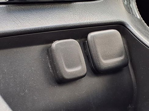 Used 2018 Chevrolet Suburban LT w/ LT Signature Package image 26