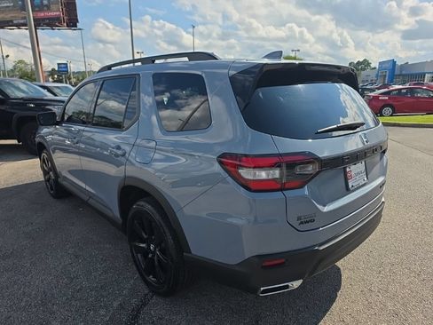 Used 2025 Honda Pilot Black Edition image 7