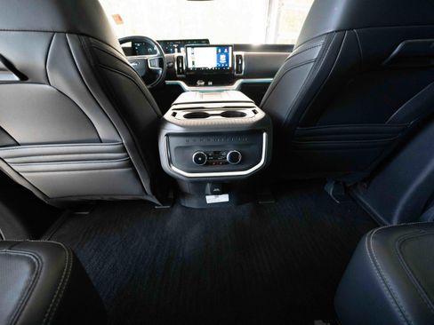 Used 2025 Ford Expedition Platinum w/ Stealth Performance Package AWD/4WD image 22