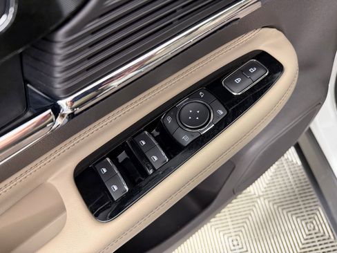 Used 2022 Lincoln Corsair AWD w/ Equipment Group 101A image 11