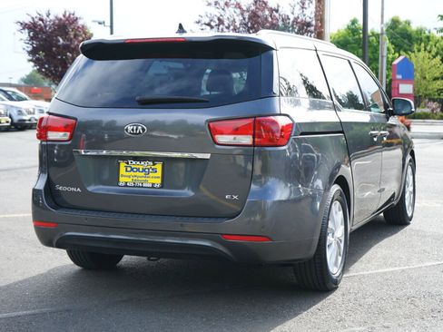 Used 2015 Kia Sedona EX FWD image 7