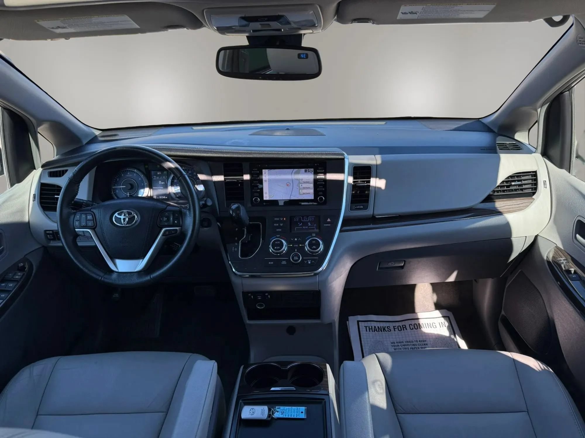 Used 2018 Toyota Sienna XLE w/ XLE Navigation Package FWD image 18