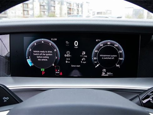 New 2026 Volkswagen Tiguan SE R-Line image 18