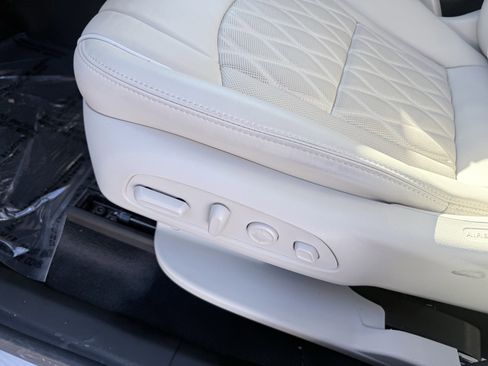 Used 2024 Buick Enclave Avenir w/ LPO, Hit The Road Package image 30