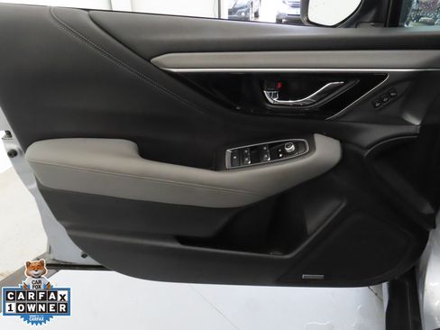 Used 2022 Subaru Outback Limited image 11