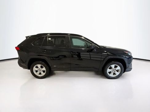 Used 2021 Toyota RAV4 LE AWD/4WD image 7