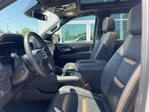 Used 2023 GMC Yukon AT4 w/ AT4 Premium Package AWD/4WD image 15